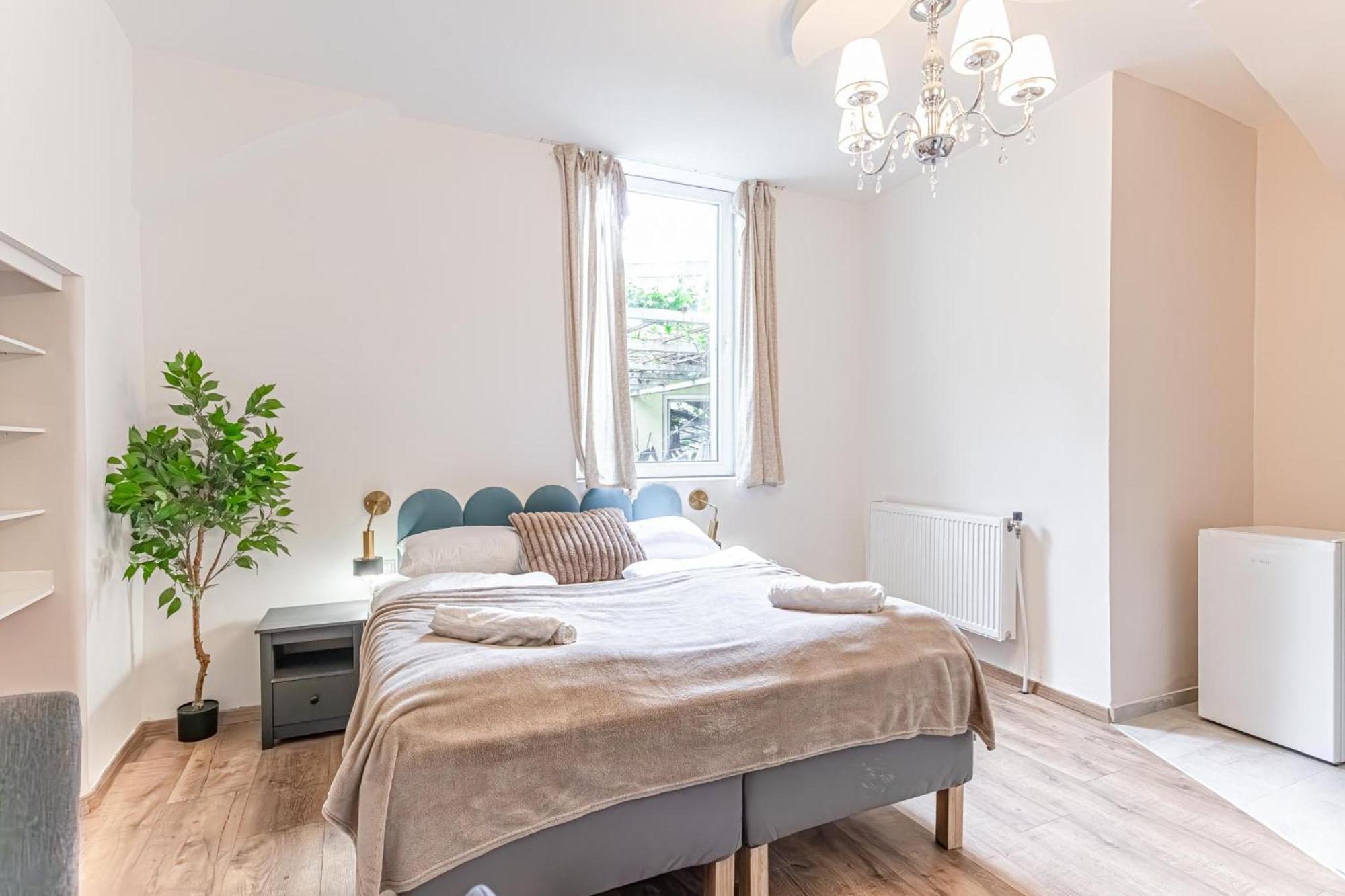 Trendy Near Westbahnhof With Kitchenette & Smart Tv Apartment Vienna