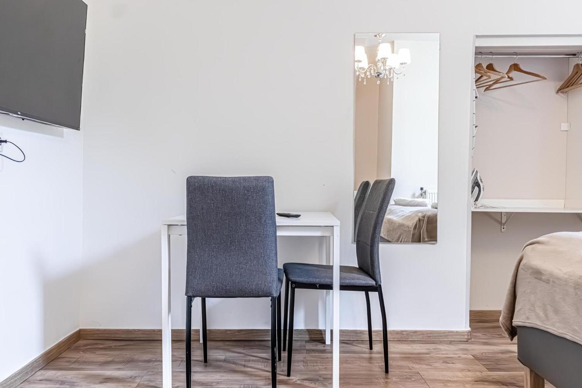 Trendy Near Westbahnhof With Kitchenette & Smart Tv Apartment